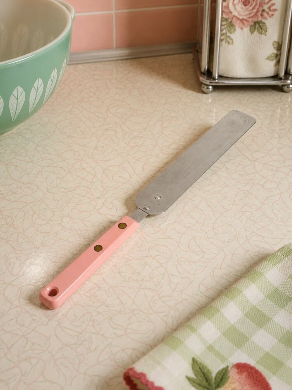 Vintage Ekco‎ Forge Icing Spreader Spatula With Pink Composite Handle